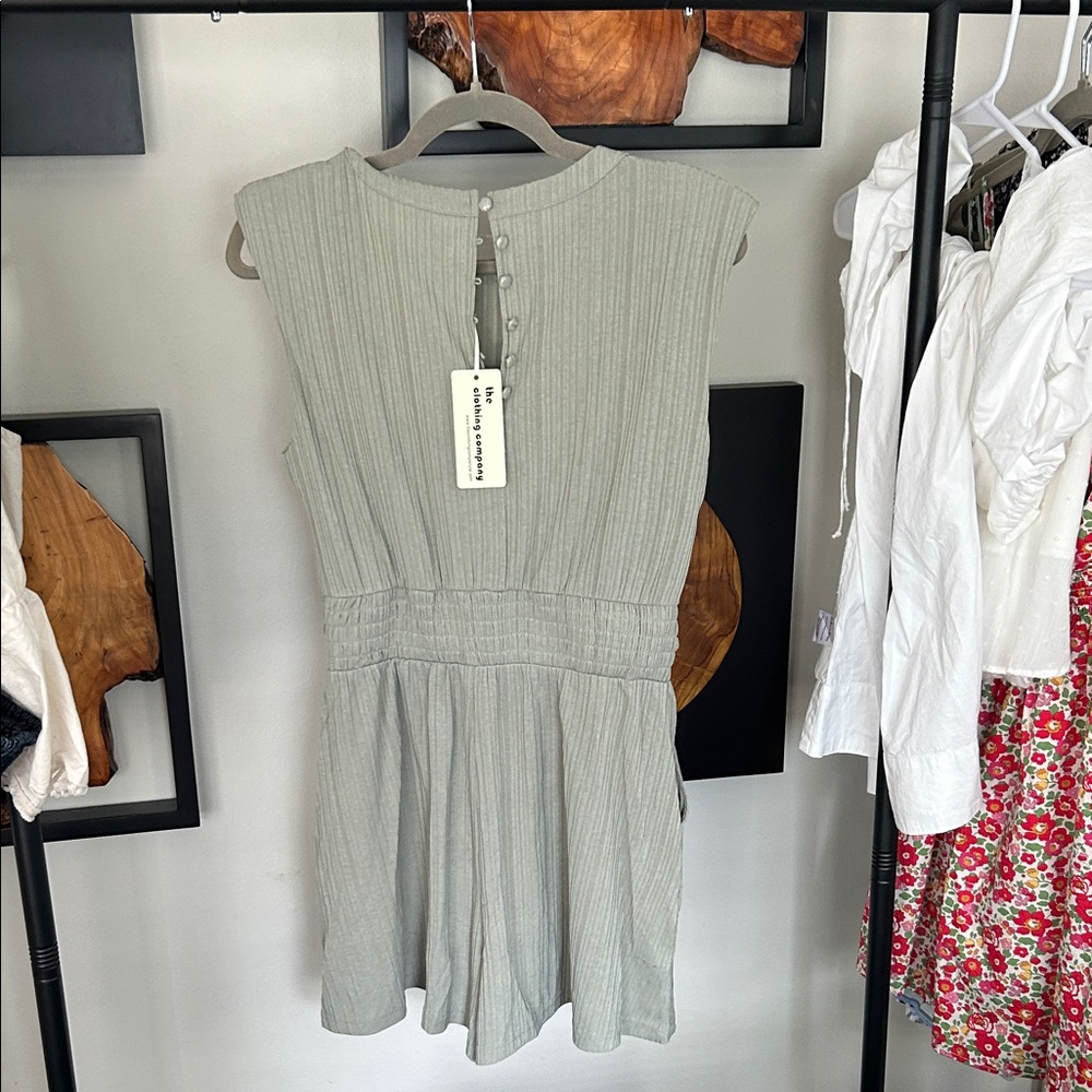 The Clothing Company Light Green Sleeveless Romper - Picture 2 of 2